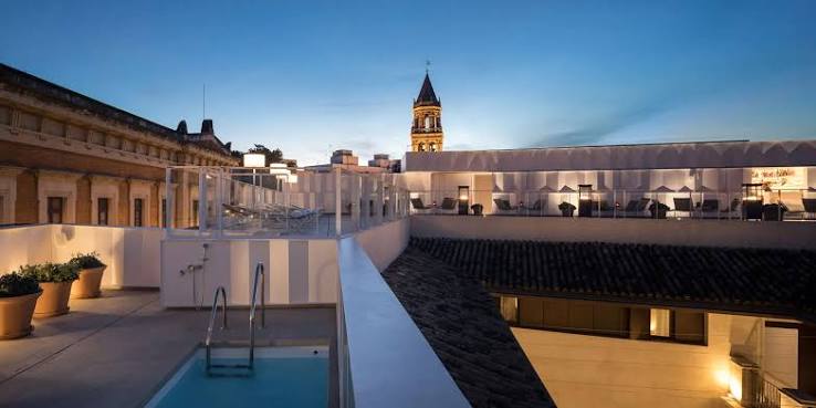 Fachada del Hotel Paraíso